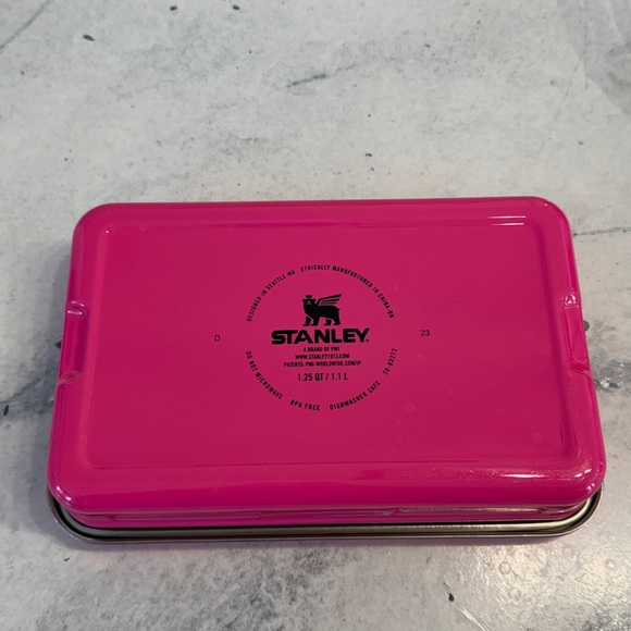 Stanley Neon Pink Legendary Useful Box 1.25qt - Picture 3 of 4